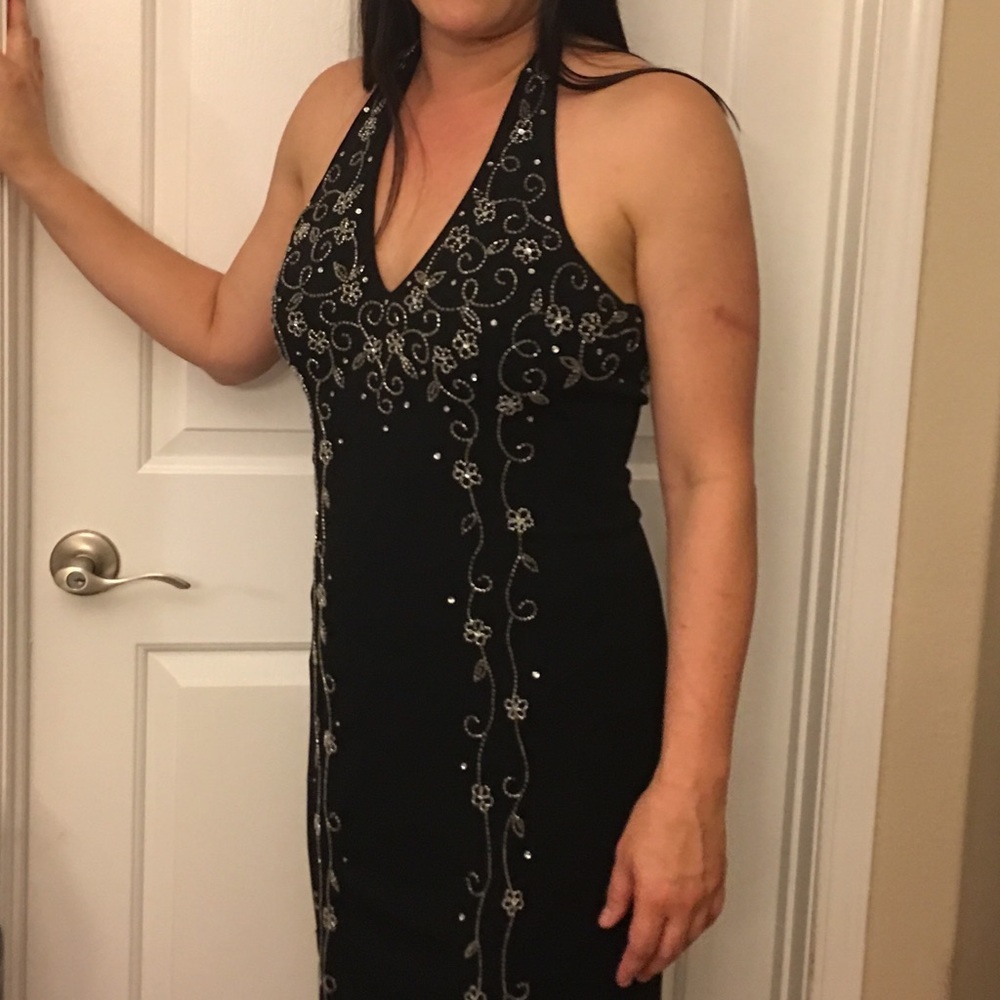 💃🏻 Gorgeous formal black dress, hand embroidery